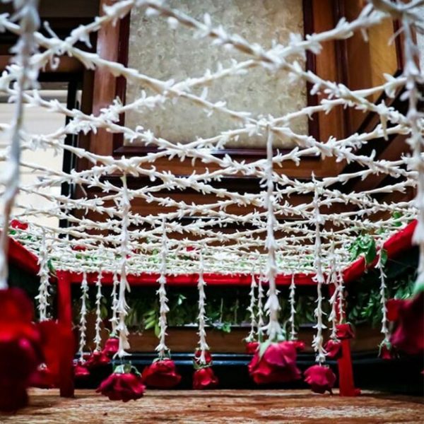 White Flower Chaddar | Bride Entry | Wedding Entry | Shopshaadi