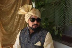 GS2- Solid Golden Groom Saafa
