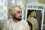 GS1- Beige Gingham Stripes Groom Saafa