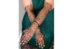 Heavy Traditional Mehendi Extravaganza - Front and Back Designs - Image 3